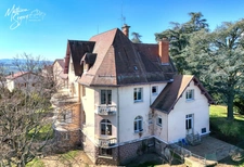 Property for sale 13 rooms CHAZELLES SUR LYON (42) with 13 rooms on a listed park of 5800 m²