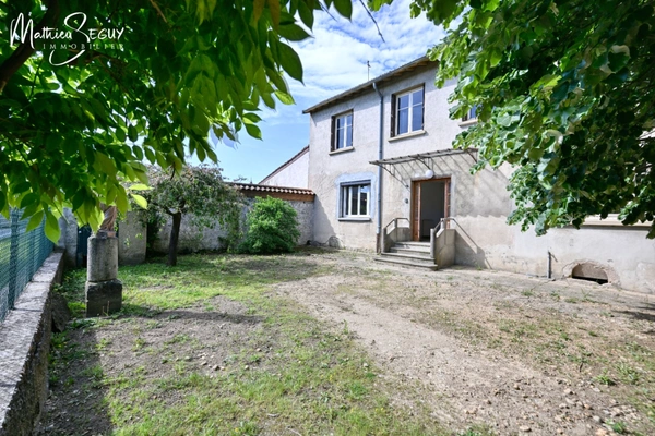 MILLERY – Beau potentiel pour cette maison P7 avec jardin, sous-sol et dépendances