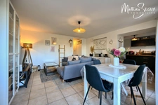 Très bel appartement T3 à COURZIEU en rez de jardin ! 