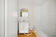 LYON 7 - Appartement T3 rénové avec balcon / Grand garage en sous sol