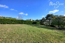 VAUGNERAY - Terrain à bâtir pour une maison P5 à étage + garage