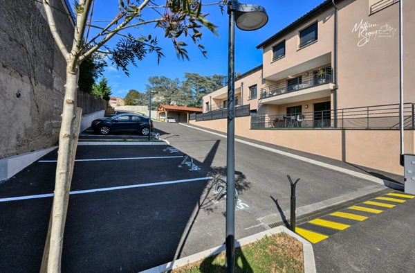 Découvrez ce superbe appartement 4 pièces avec terrasse - élégant, lumineux et convivial !