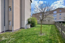 Craponne - Appartement T2 avec terrasse et place de stationnement extérieur