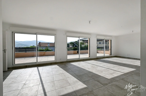 Découvrez cet appartement Neuf Alliant Élégance et Commodités !