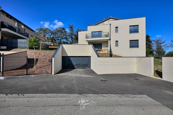 Confort et Modernité au Rendez-vous ! Superbe Appartement Neuf de 5 Pièces