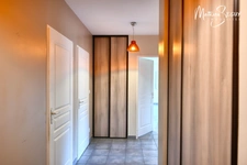 YZERON - Agréable appartement grand T3 avec balcon et vue  + stationnement dans garage fermé