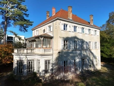 Discover the timeless elegance of this exceptional mansion. 