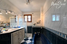 Grande maison P7 sur un grand terrain au coeur de SAINT JEAN DE TOUSLAS