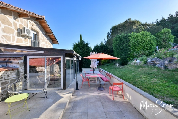 Maison ancienne plein de charme et dépendance en campagne