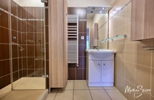 YZERON - Agréable appartement grand T3 avec balcon et vue  + stationnement dans garage fermé