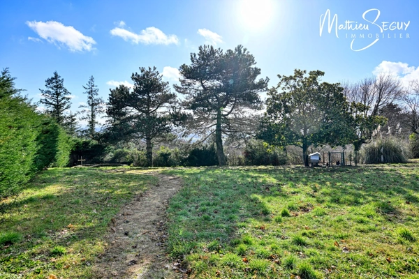 VAUGNERAY - Terrain à bâtir pour une maison P5 à étage + garage
