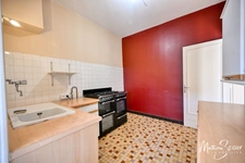 Ancienne maison du menuisier avec son atelier au coeur du village de Millery