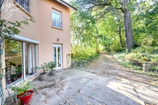 Discover the timeless elegance of this exceptional mansion. 