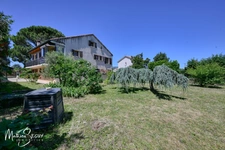 Grande maison P7 sur un grand terrain au coeur de SAINT JEAN DE TOUSLAS
