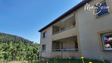 YZERON - Agréable appartement grand T3 avec balcon et vue  + stationnement dans garage fermé