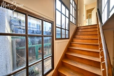 Ancienne maison du menuisier avec son atelier au coeur du village de Millery