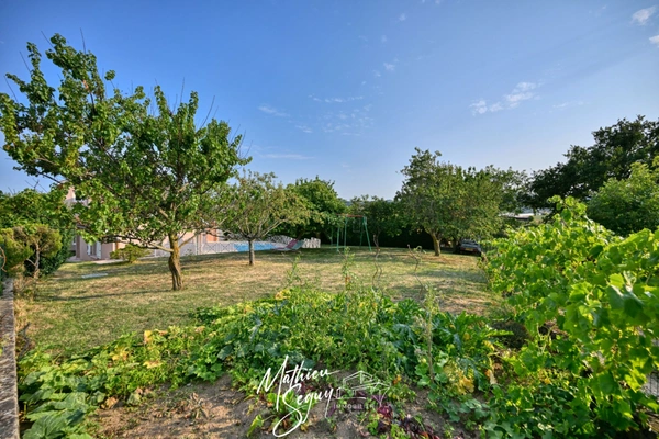 THURINS - Agréable maison sur parcelle de 936 m² 
