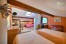 PROPRIETE verdoyante à AVEIZE 