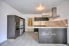 Craponne - Appartement T2 avec terrasse et place de stationnement extérieur