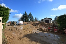 Terrain à construire avec bâti à conserver ou à démolir pour contruire votre habitat de demain