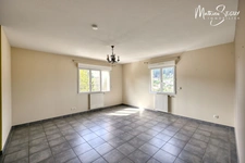 YZERON - Agréable appartement grand T3 avec balcon et vue  + stationnement dans garage fermé