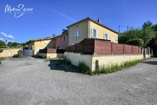 Maison P3 avec terrasse, remise, et 2 stationnements