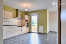 YZERON - Agréable appartement grand T3 avec balcon et vue  + stationnement dans garage fermé