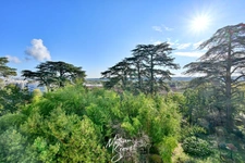 Discover the timeless elegance of this exceptional mansion. 