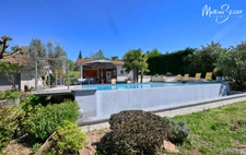 Propriété exceptionnelle à VALEILLE (42) avec parc agréamenté d'une piscine à débordement
