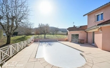 THURINS - Pleasant house on a 936 m² plot 