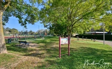 Terrain constructible de 1 200,00 m², dans un cadre calme et verdoyant 