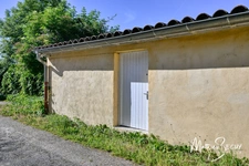 Maison P3 avec terrasse, remise, et 2 stationnements