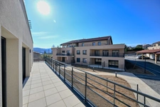 Découvrez ce superbe appartement 4 pièces avec terrasse - élégant, lumineux et convivial !