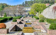 Terrain constructible de 1 200,00 m², dans un cadre calme et verdoyant 