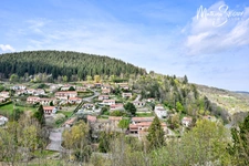 YZERON - Agréable appartement grand T3 avec balcon et vue  + stationnement dans garage fermé