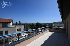 Discover this new apartment combining elegance and convenience!