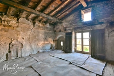 Maison à potentiel : Maisonnette avec dépendances à potentiel, 25m² d’extérieur / sur une parcelle bâtie de 290m²