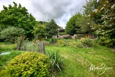 MAISON traditionnelle de charme en pierres à SAINT-MARTIN-EN-HAUT