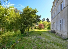 Découvrez l'élégance intemporelle de cette Maison de Maître d'exception à rénover