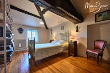 MAISON traditionnelle de charme en pierres à SAINT-MARTIN-EN-HAUT