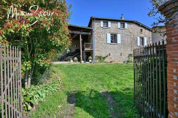 MAISON traditionnelle de charme en pierres à SAINT-MARTIN-EN-HAUT