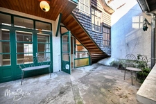 Ancienne maison du menuisier avec son atelier au coeur du village de Millery