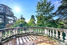 Discover the timeless elegance of this exceptional mansion. 