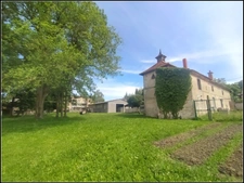 Propriété de 615 m² sur plus de 7000 m² de terrain