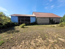 Belle grange de 234 m² sur un terrain bâtissable de 1207 m²