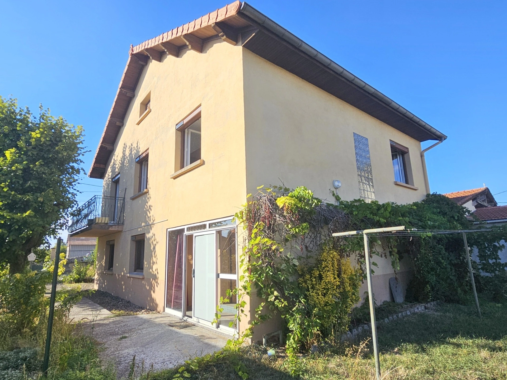 Maison 7 pièces 141 m² · à Chambaron sur Morge · 141 m² · 219 900 €