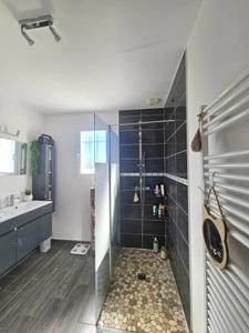 Jolie maison récente et de plain-pied avec AUCUN travaux à prévoir et tout le confort.