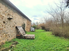 A 10 minutes de Gannnat et 30 minutes de Riom et Vichy.