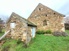 A 10 minutes de Gannnat et 30 minutes de Riom et Vichy.