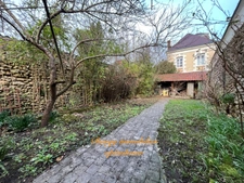Maison de ville unique sur Chateau-La-Vallière